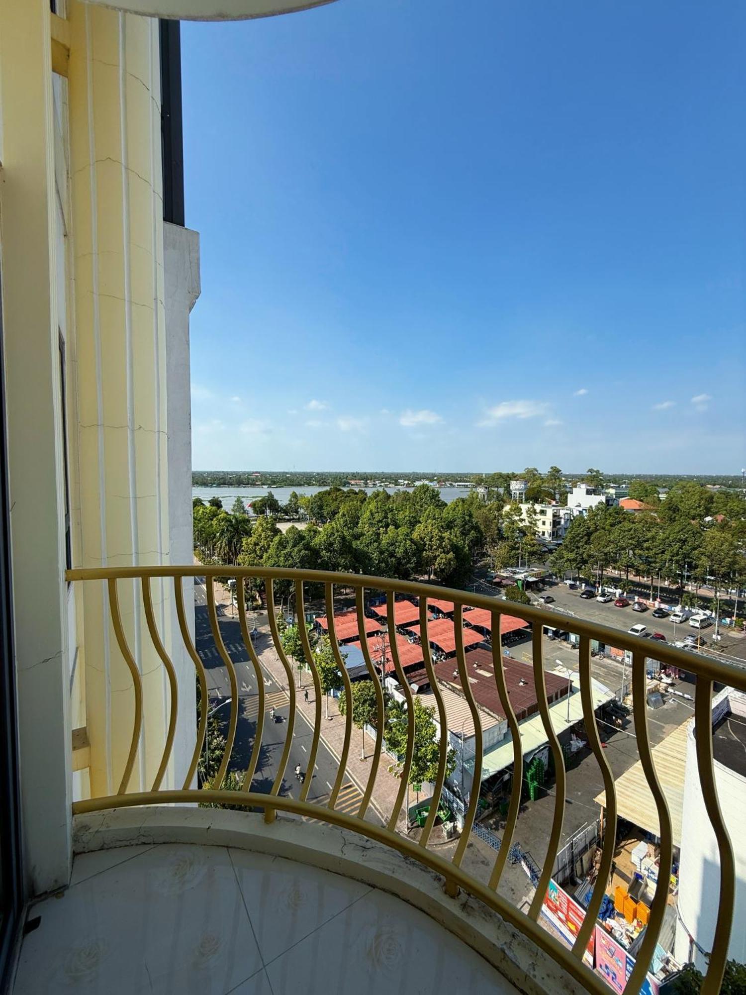 Khach San Ngu Long Hai Vinh Long Exterior photo